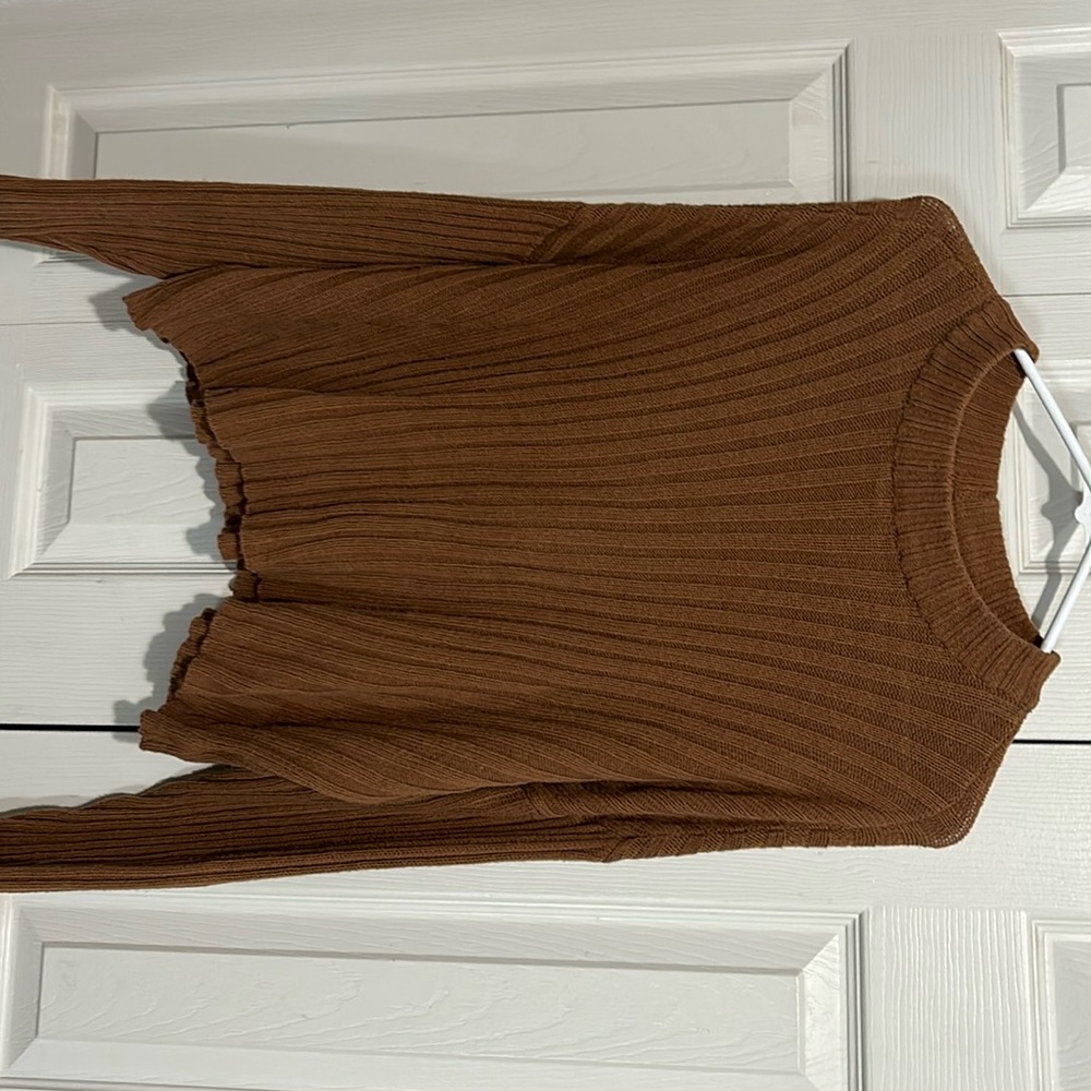 AMERICAN EAGLE SWEATER